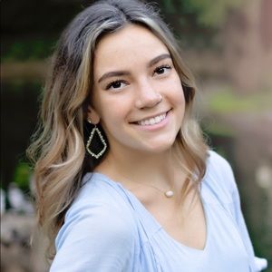 Meet your Posher, Abby